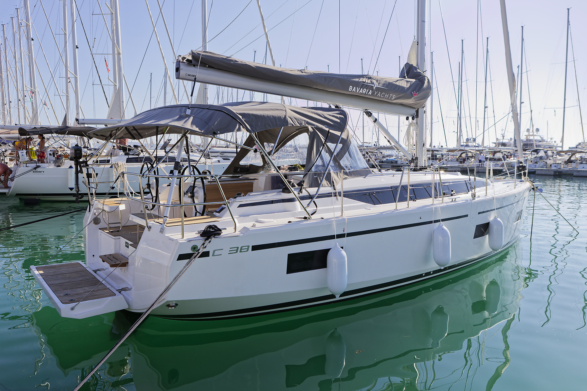 Bavaria C38 — photo 5