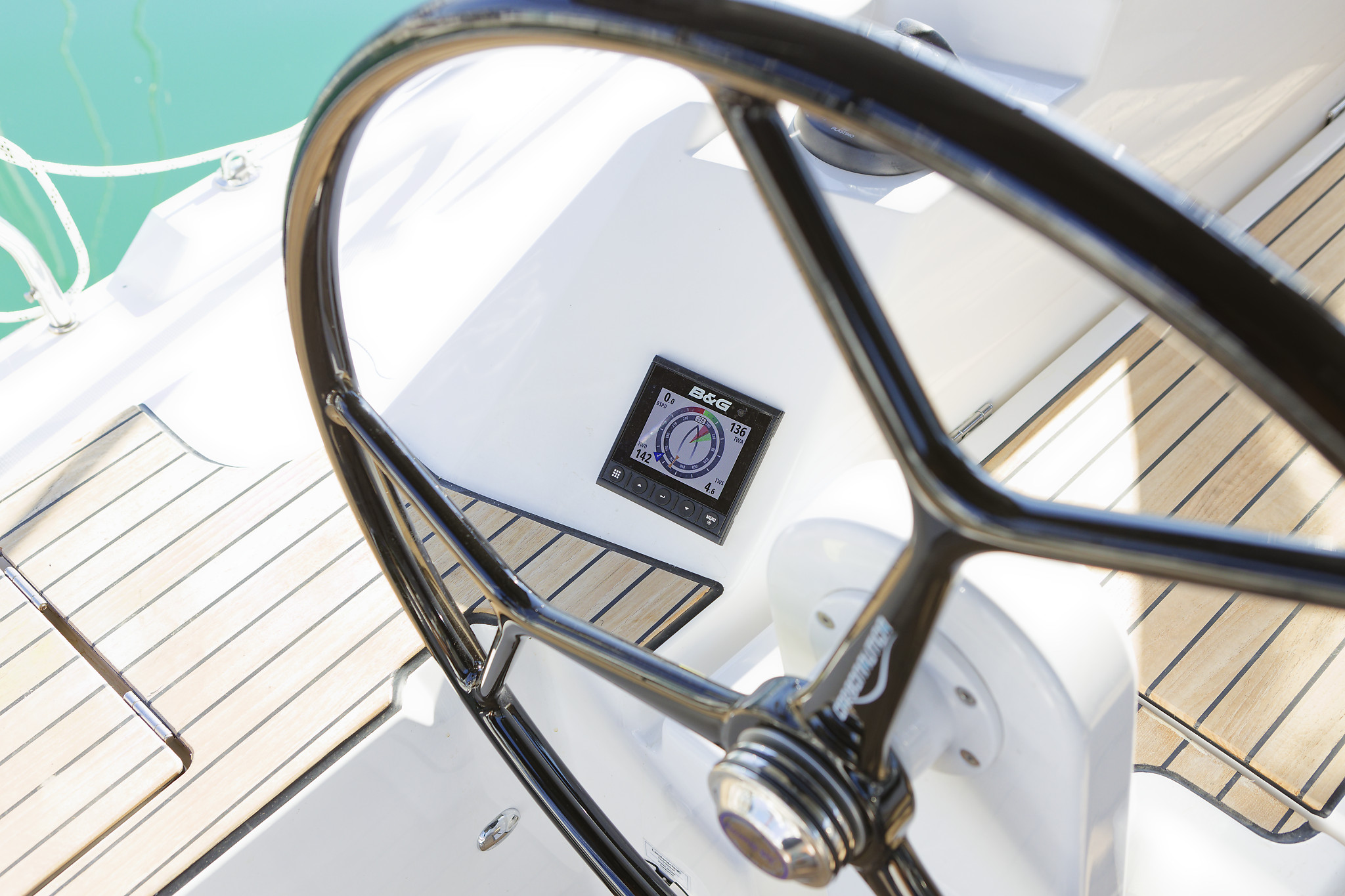 Bavaria C38 — photo 10
