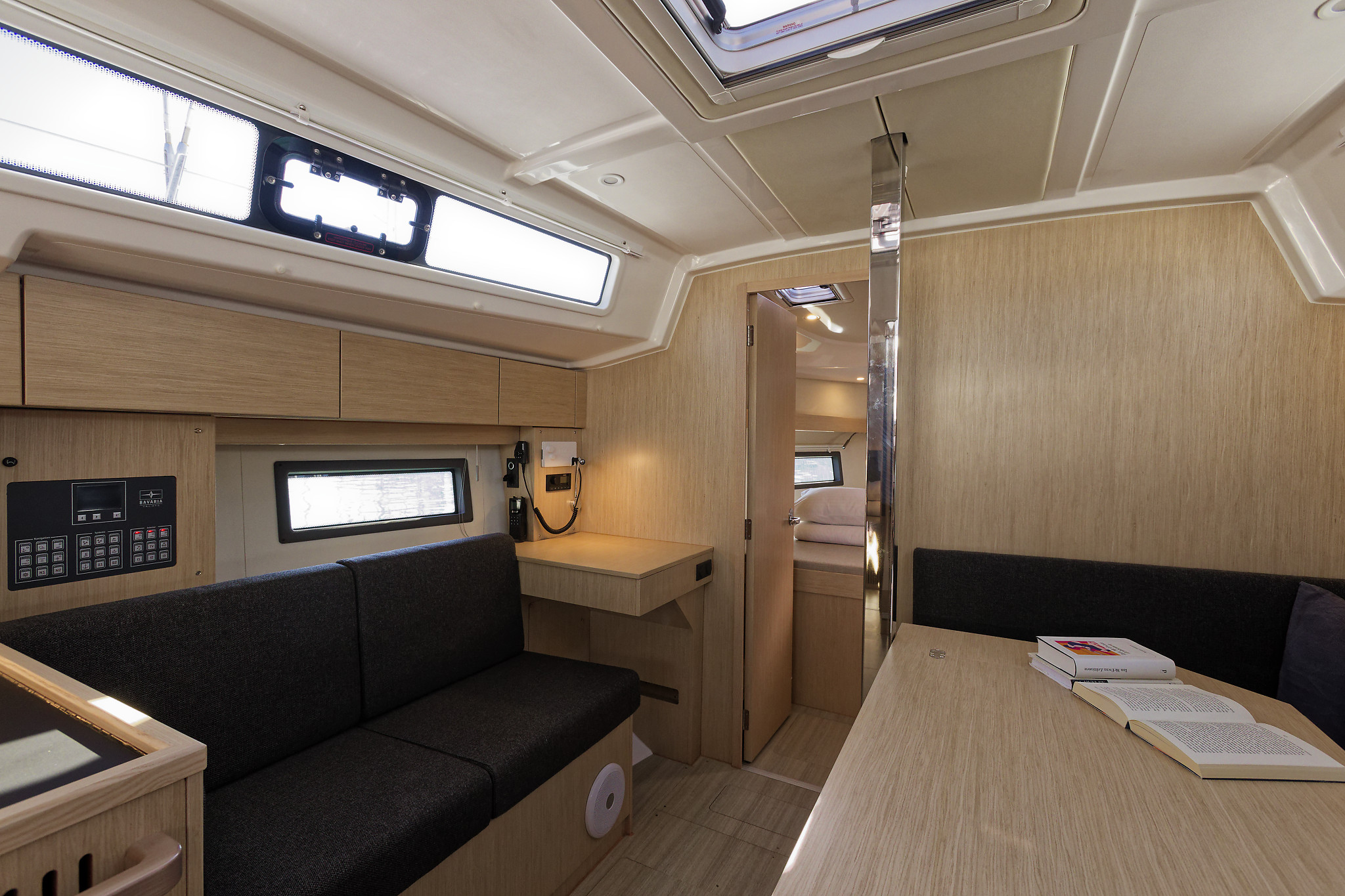 Bavaria C38 — photo 12
