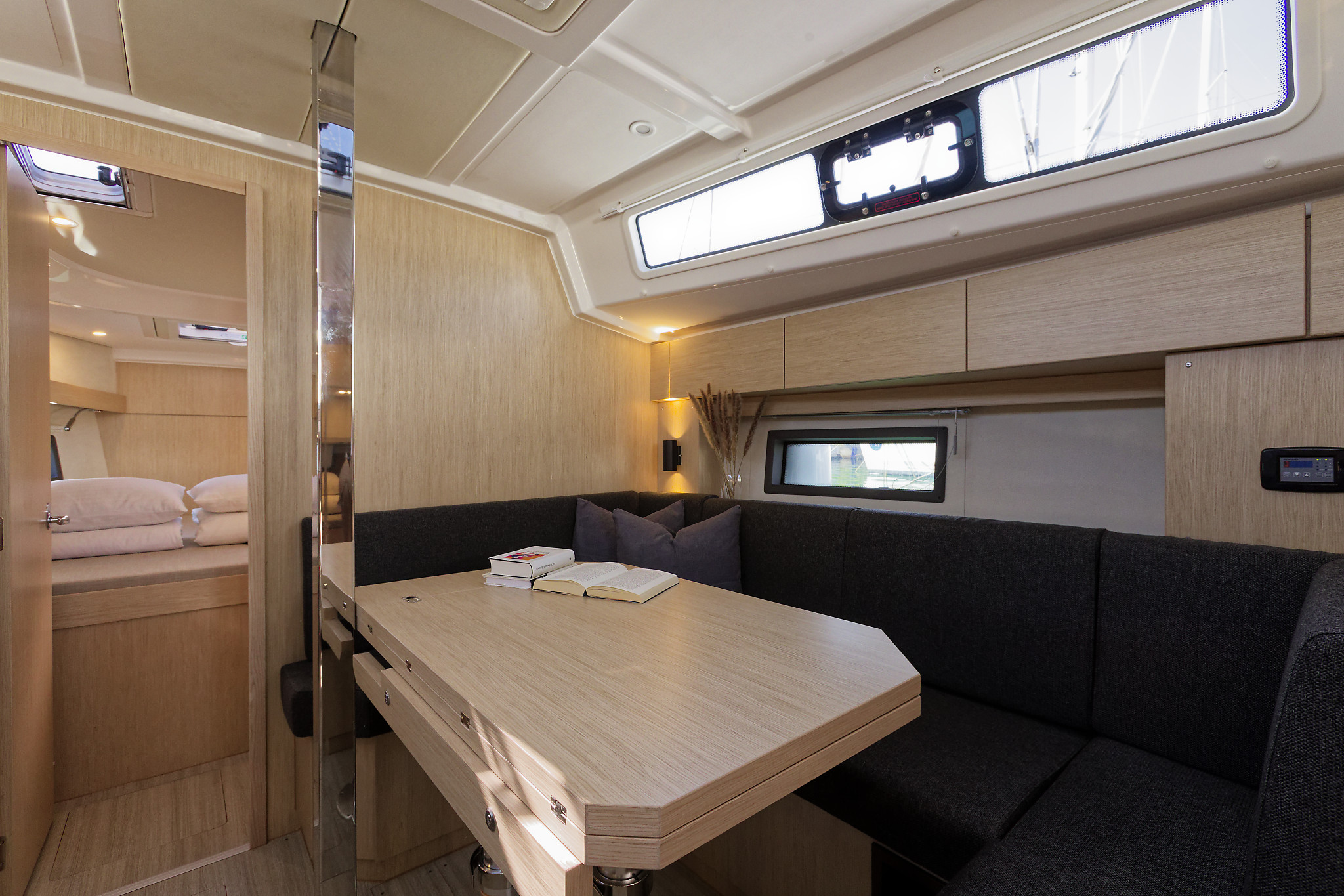 Bavaria C38 — photo 13