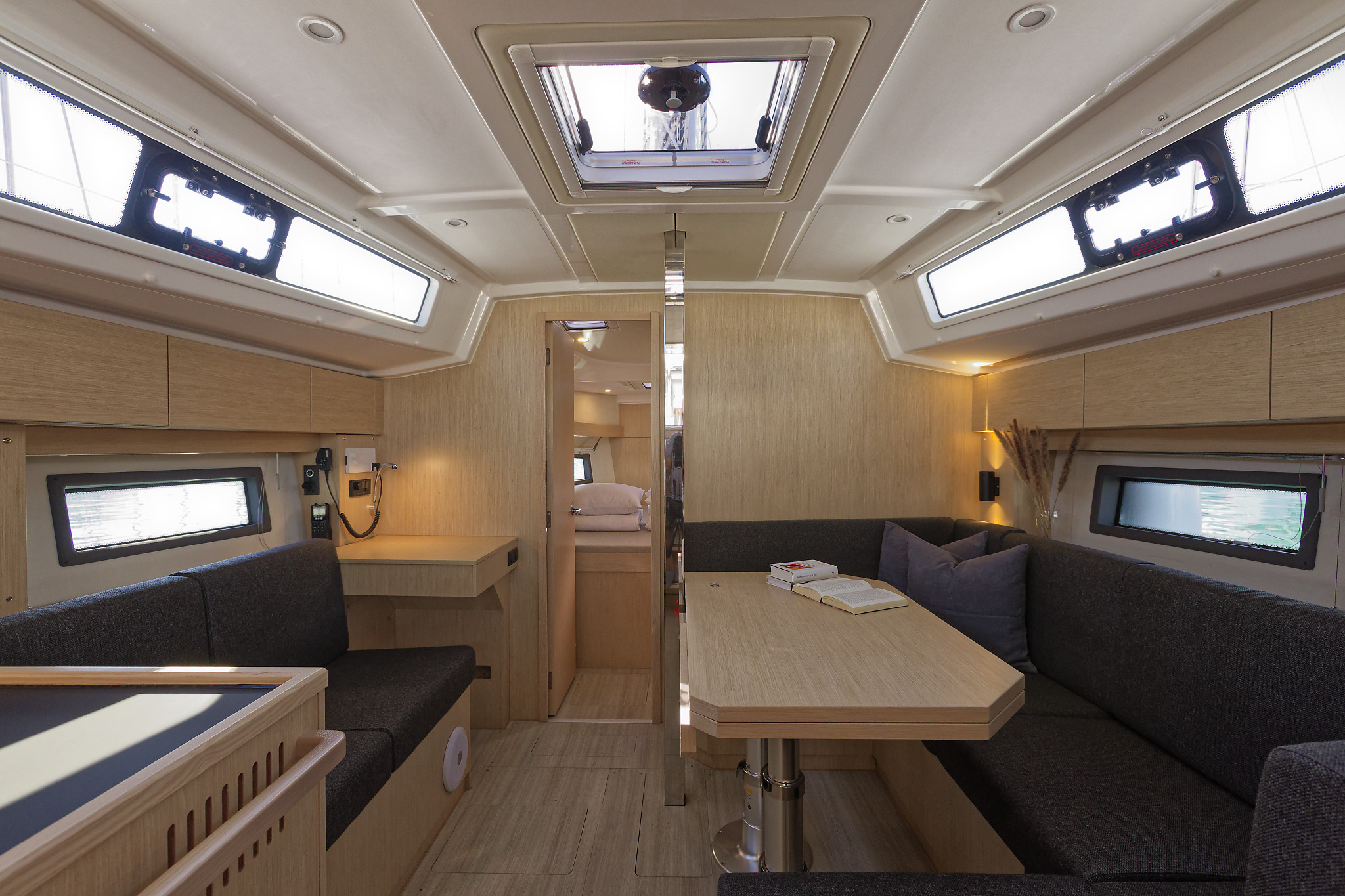 Bavaria C38 — photo 14