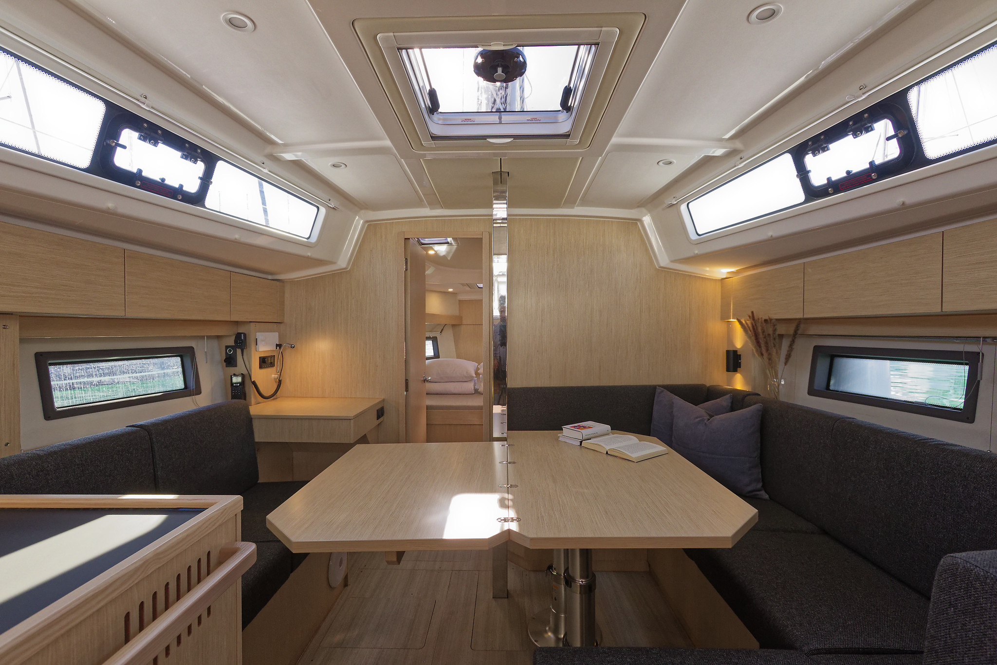 Bavaria C38 — photo 15