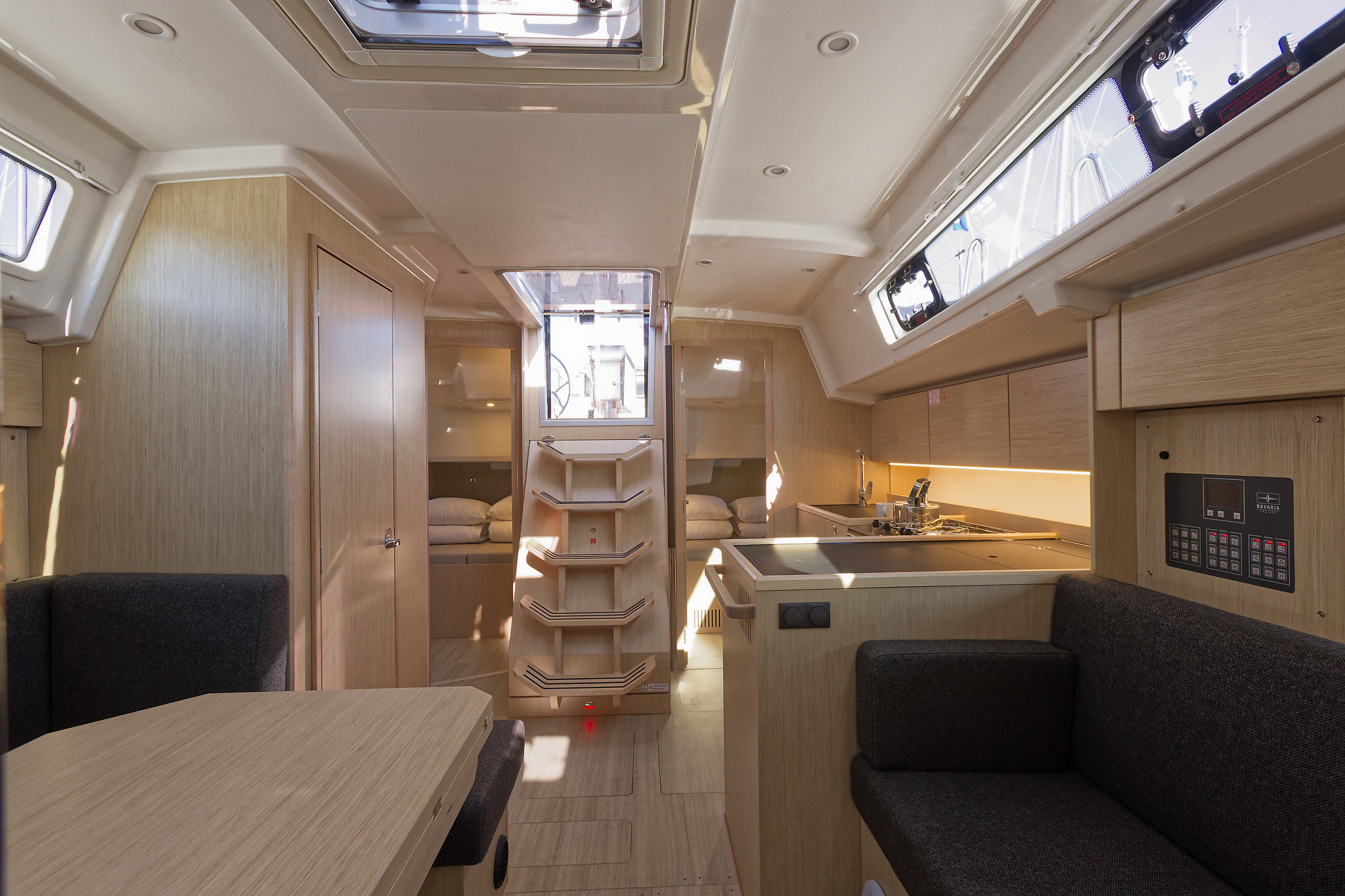 Bavaria C38 — photo 18