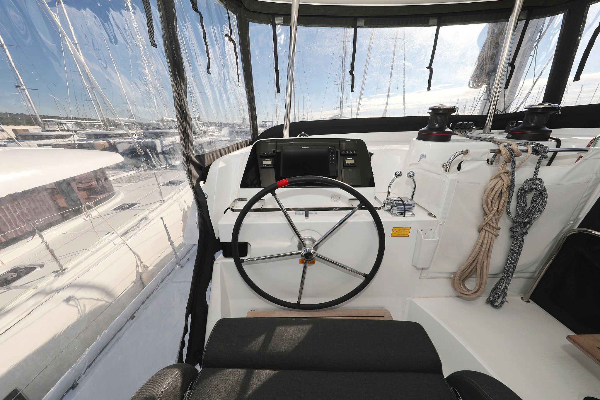 Lagoon 42 - 4 + 2 cab. — photo 9