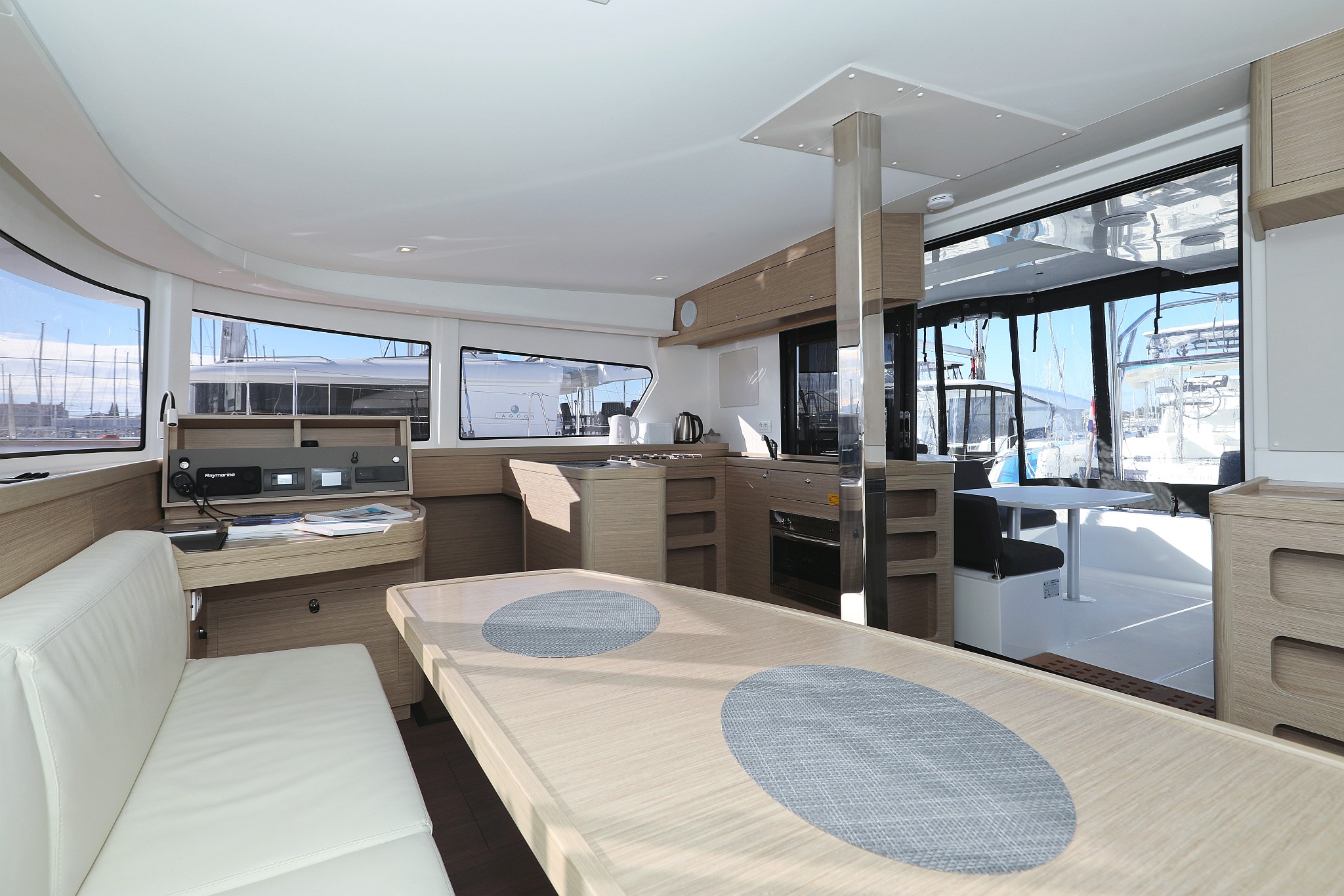 Lagoon 42 - 4 + 2 cab. — photo 17