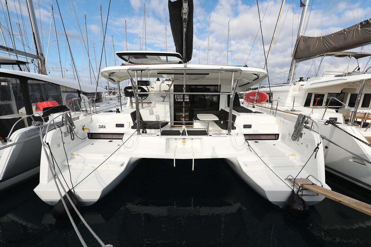 Lagoon 42 - 4 + 2 cab. — photo 1