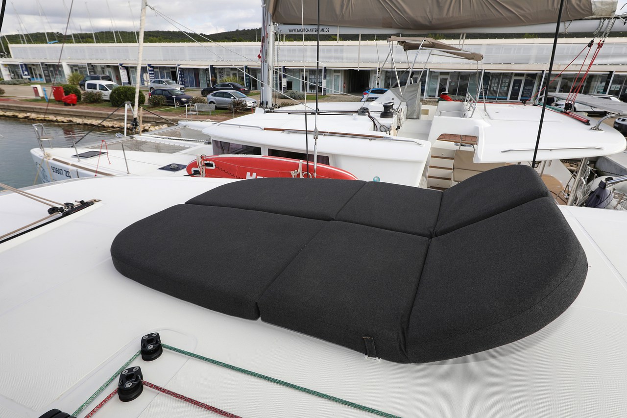 Lagoon 42 - 4 + 2 cab. — photo 10