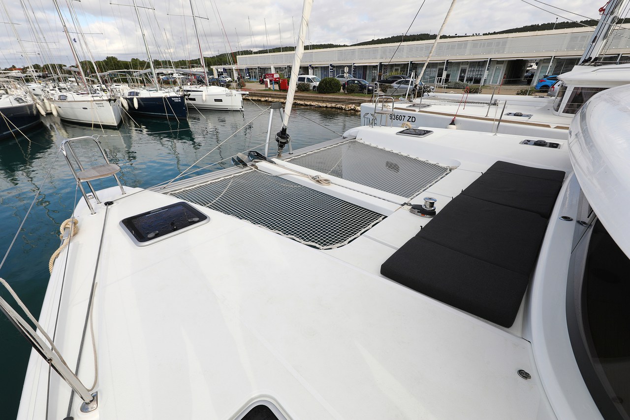 Lagoon 42 - 4 + 2 cab. — photo 11