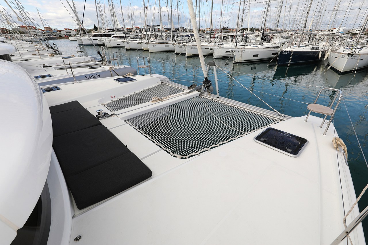 Lagoon 42 - 4 + 2 cab. — photo 13