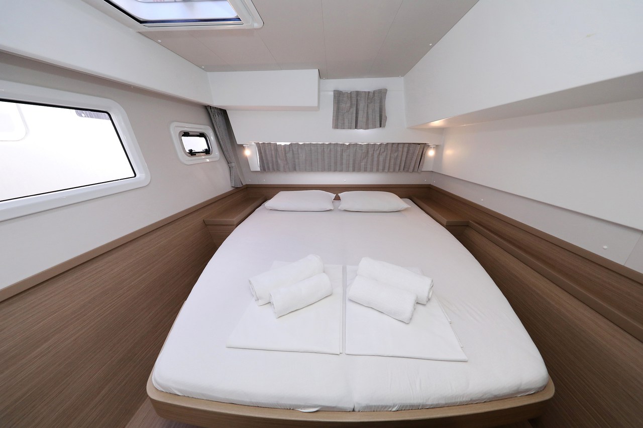Lagoon 42 - 4 + 2 cab. — photo 24