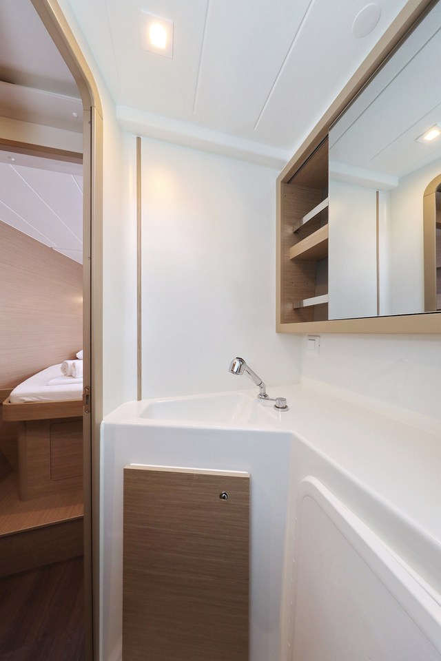 Lagoon 42 - 4 + 2 cab. — photo 28
