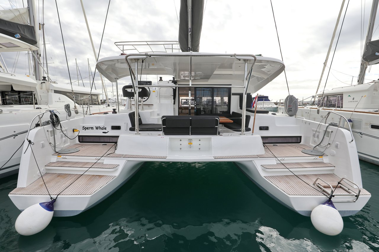 Lagoon 42 - 4 + 2 cab. — photo 1