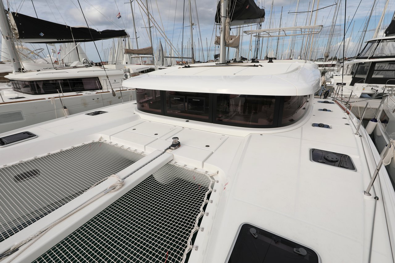 Lagoon 42 - 4 + 2 cab. — photo 11