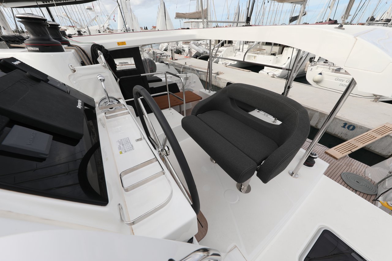 Lagoon 42 - 4 + 2 cab. — photo 13