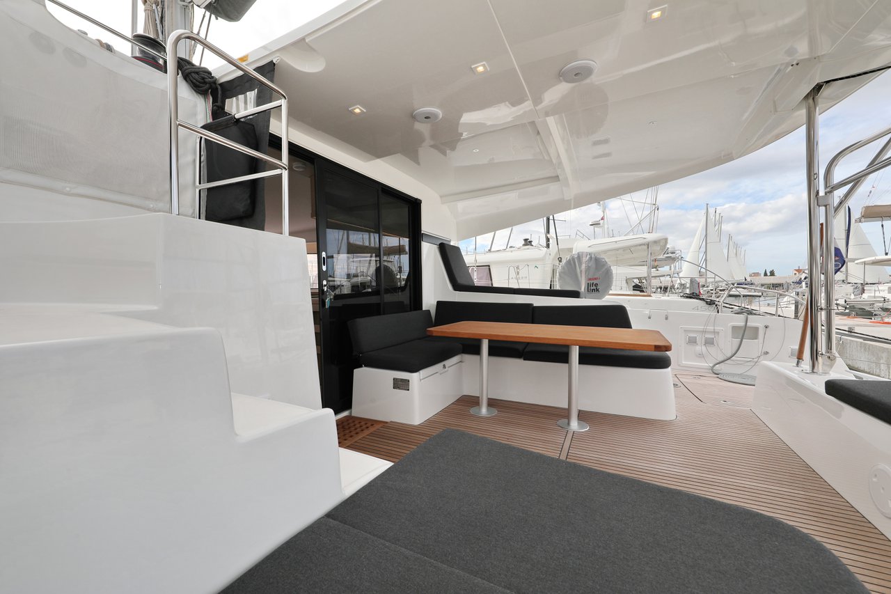 Lagoon 42 - 4 + 2 cab. — photo 16