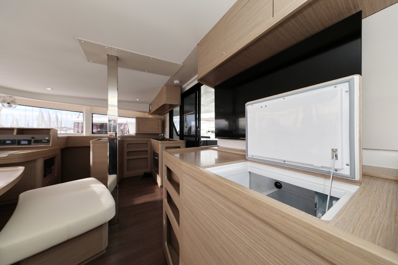 Lagoon 42 - 4 + 2 cab. — photo 33