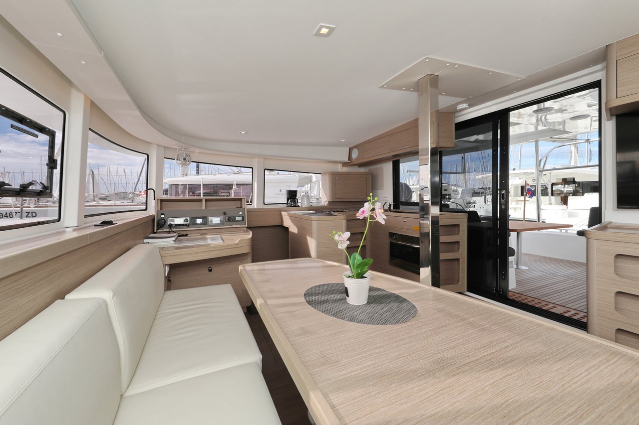 Lagoon 42 - 4 + 2 cab. — photo 35
