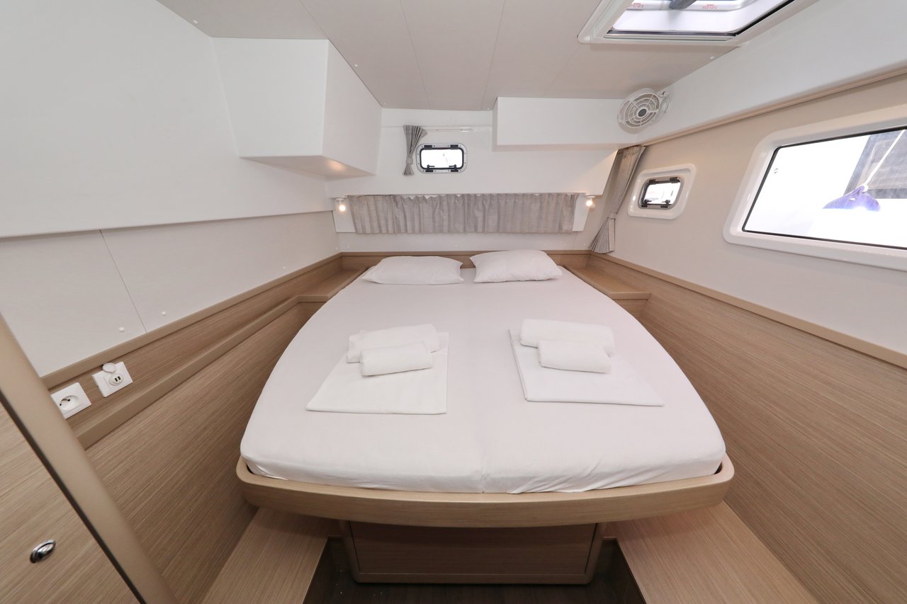 Lagoon 42 - 4 + 2 cab. — photo 43