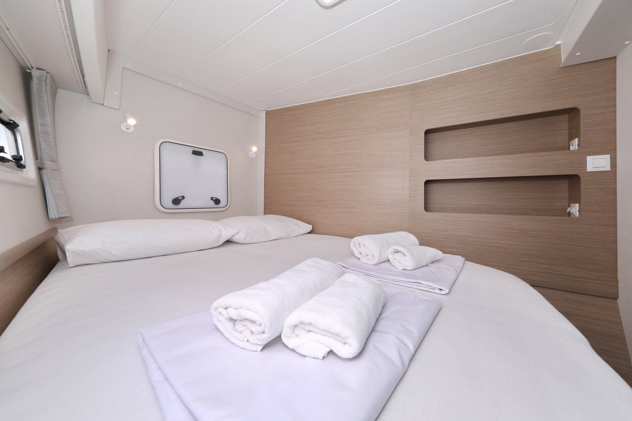 Lagoon 42 - 4 + 2 cab. — photo 47