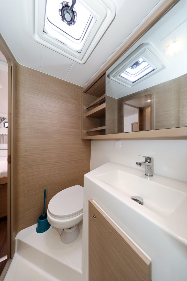 Lagoon 42 - 4 + 2 cab. — photo 2