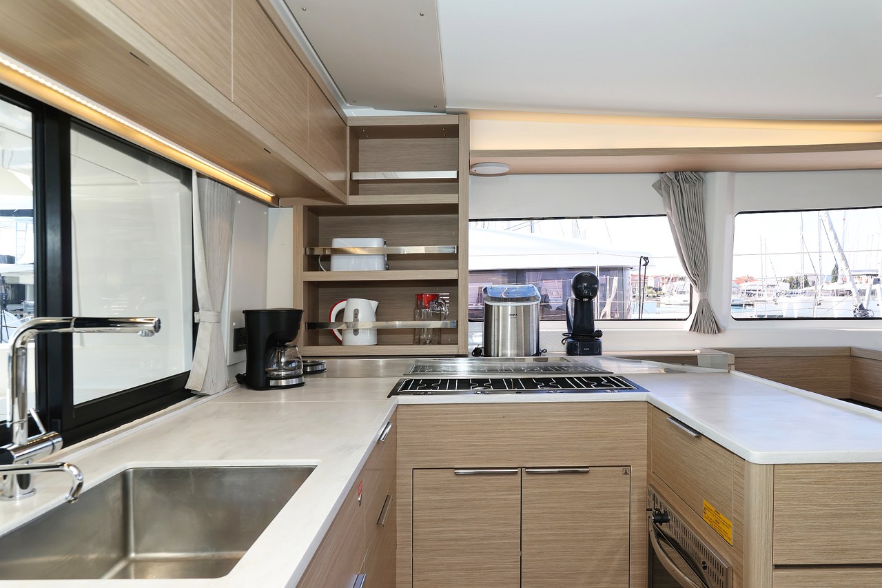Lagoon 46 - 4 + 2 cab. — photo 20
