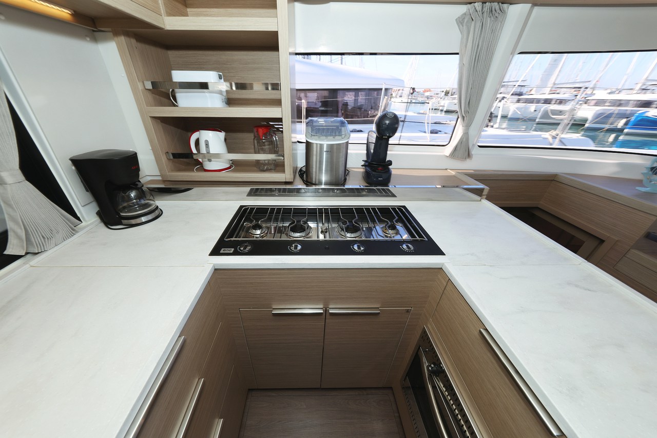 Lagoon 46 - 4 + 2 cab. — photo 21