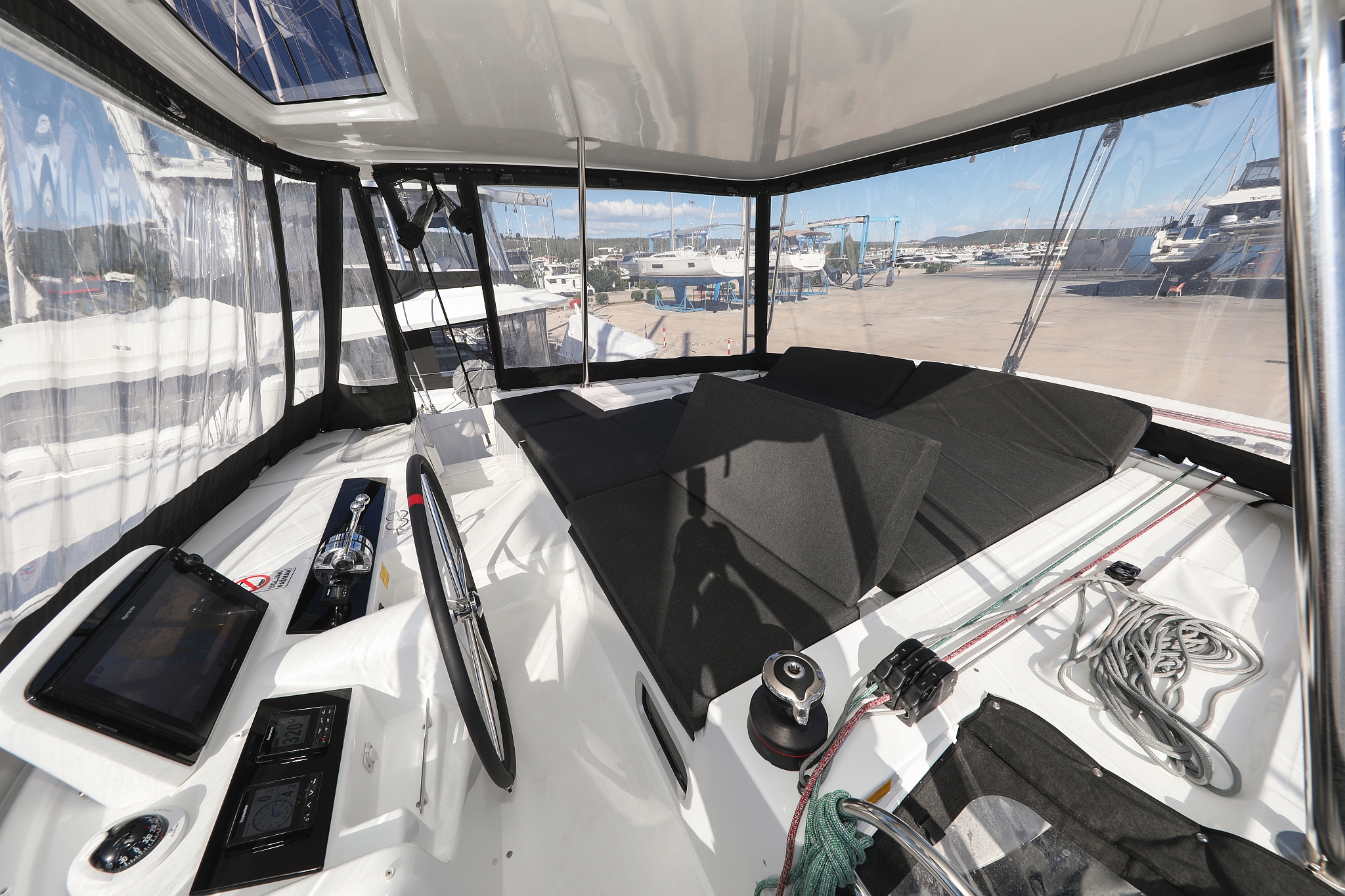 Lagoon 46 - 4 + 2 cab. — photo 16