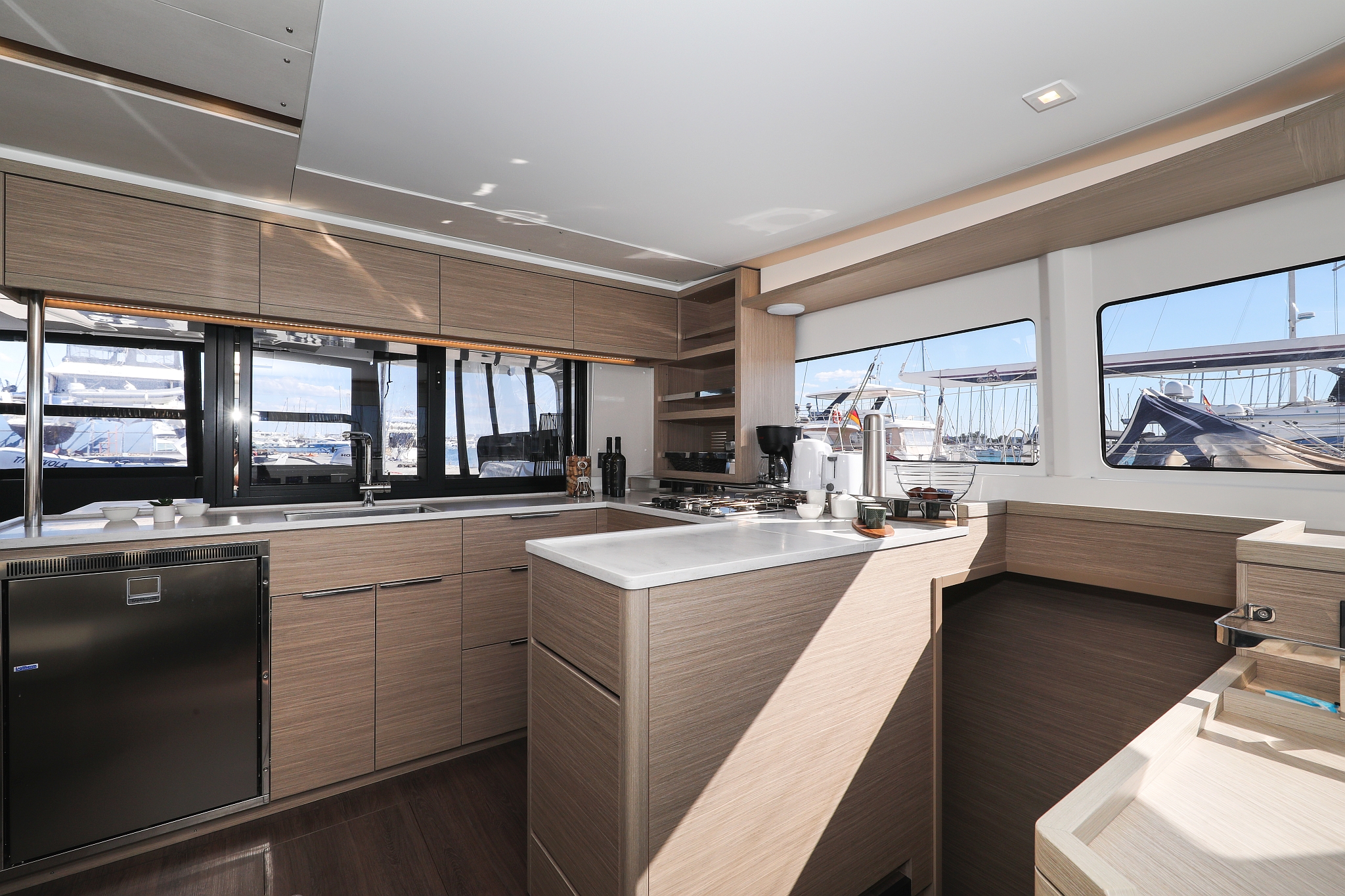 Lagoon 46 - 4 + 2 cab. — photo 27