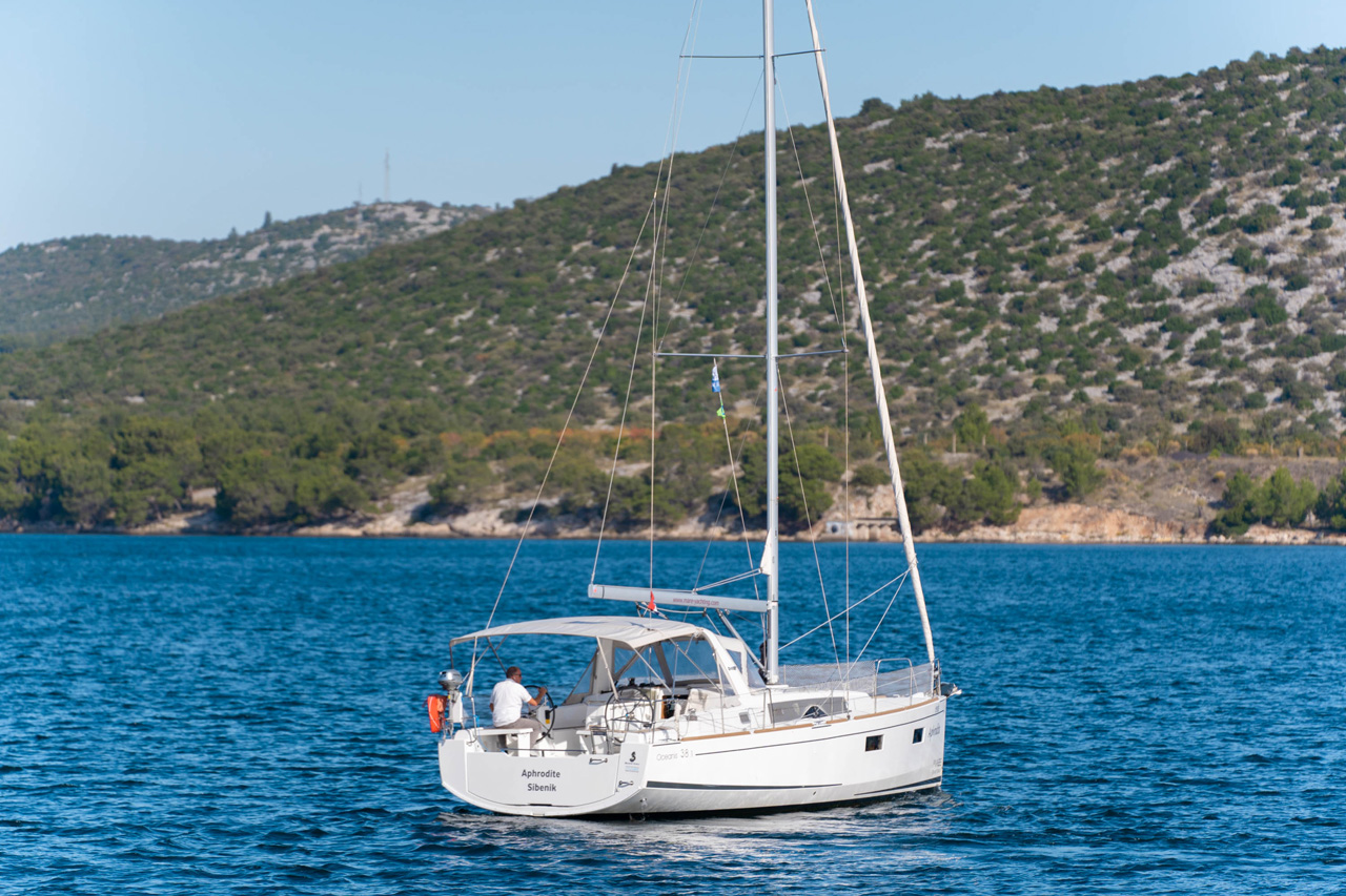 Oceanis 38 - 3 cab. — photo 4