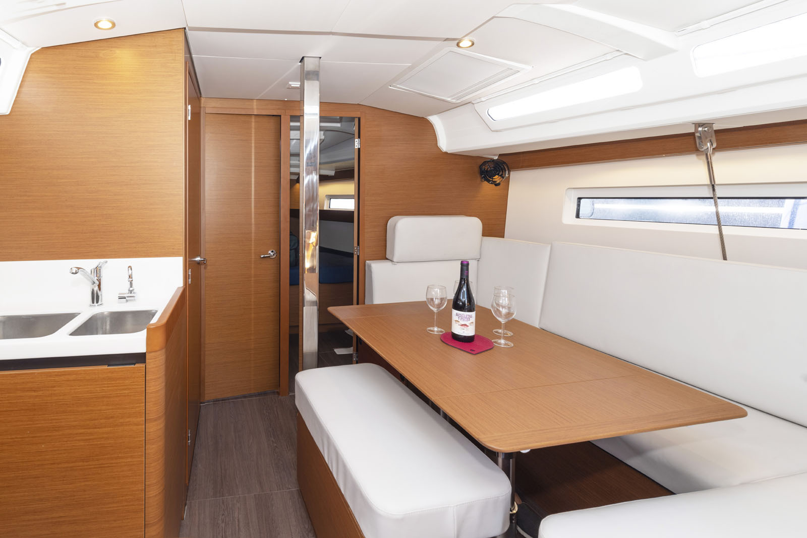 Sun Odyssey 440 - 4 cab. — photo 13