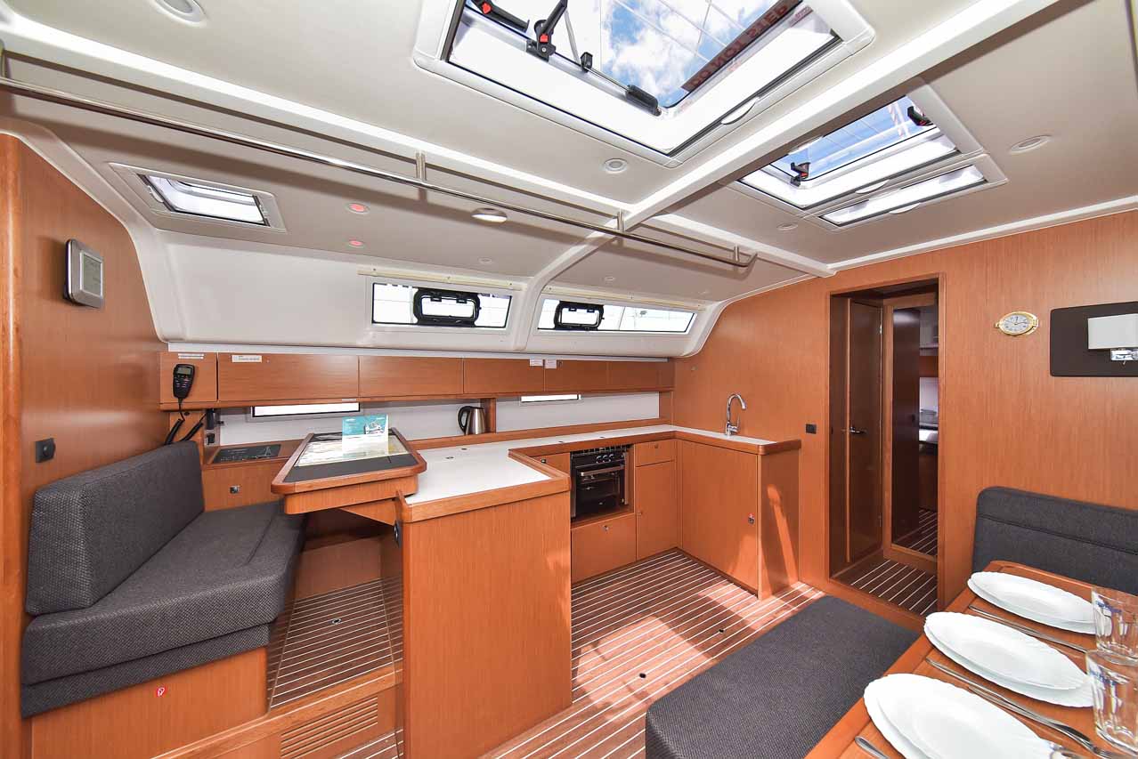 Bavaria Cruiser 51 — photo 9