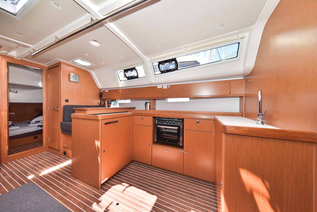 Bavaria Cruiser 51 — photo 12