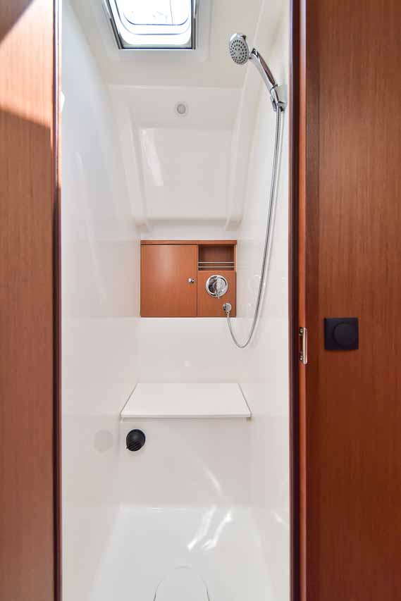 Bavaria Cruiser 51 — photo 22