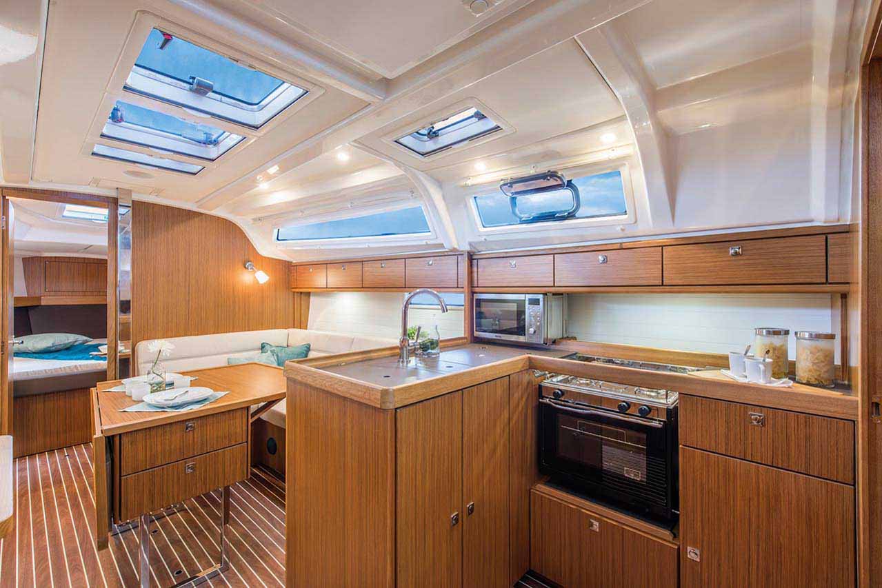 Bavaria Cruiser 37 - 3 cab. — photo 8
