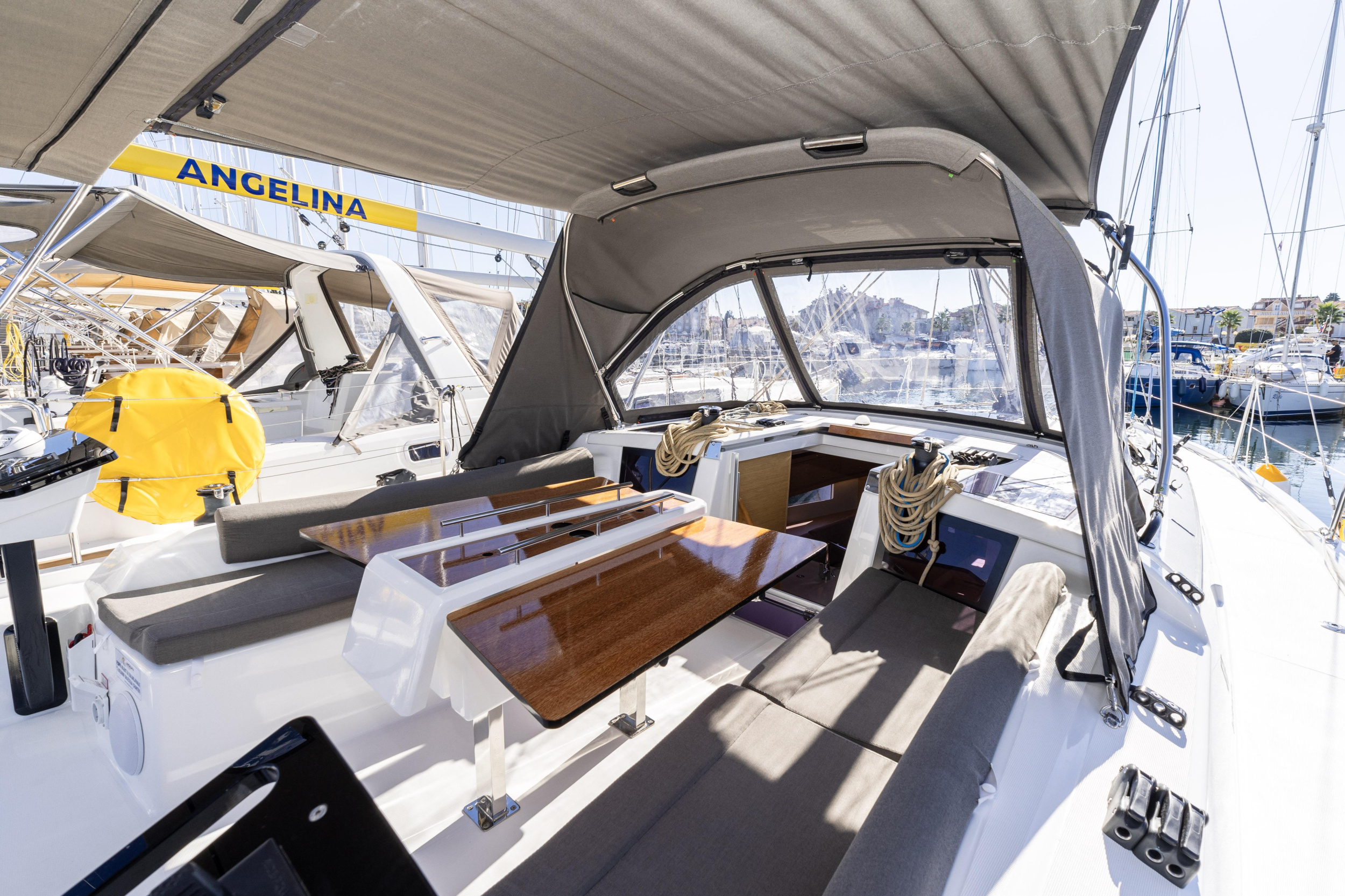 Dufour 37 - 3 cab. — photo 7