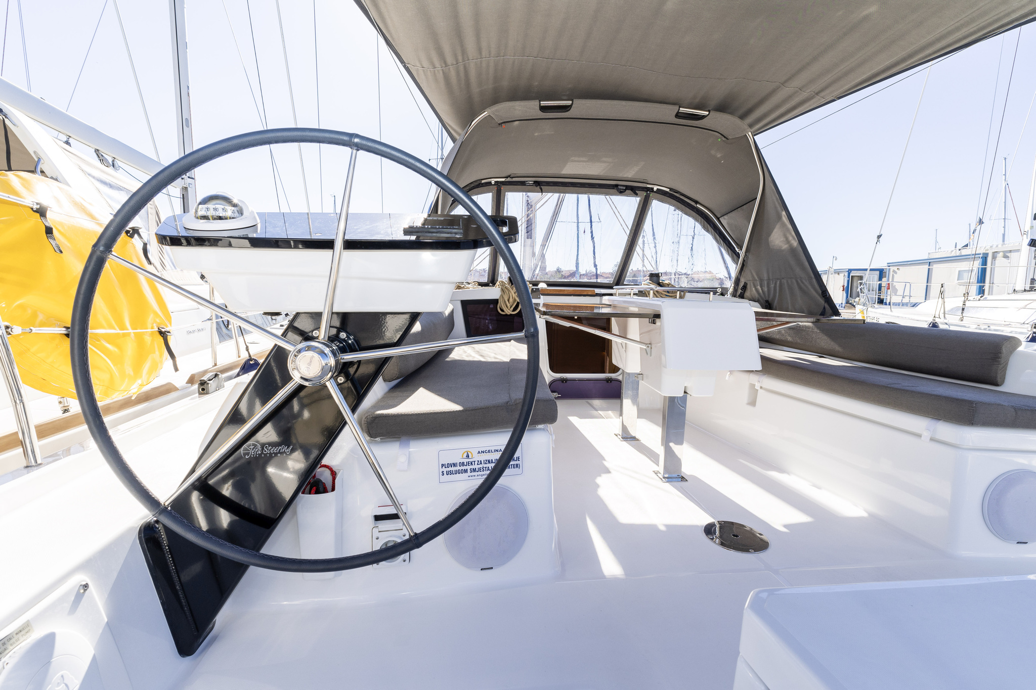 Dufour 37 - 3 cab. — photo 39