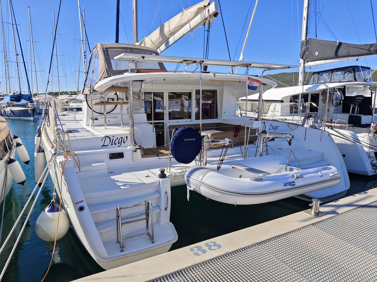 Lagoon 400 S2 - 4 + 2 cab. — photo 4