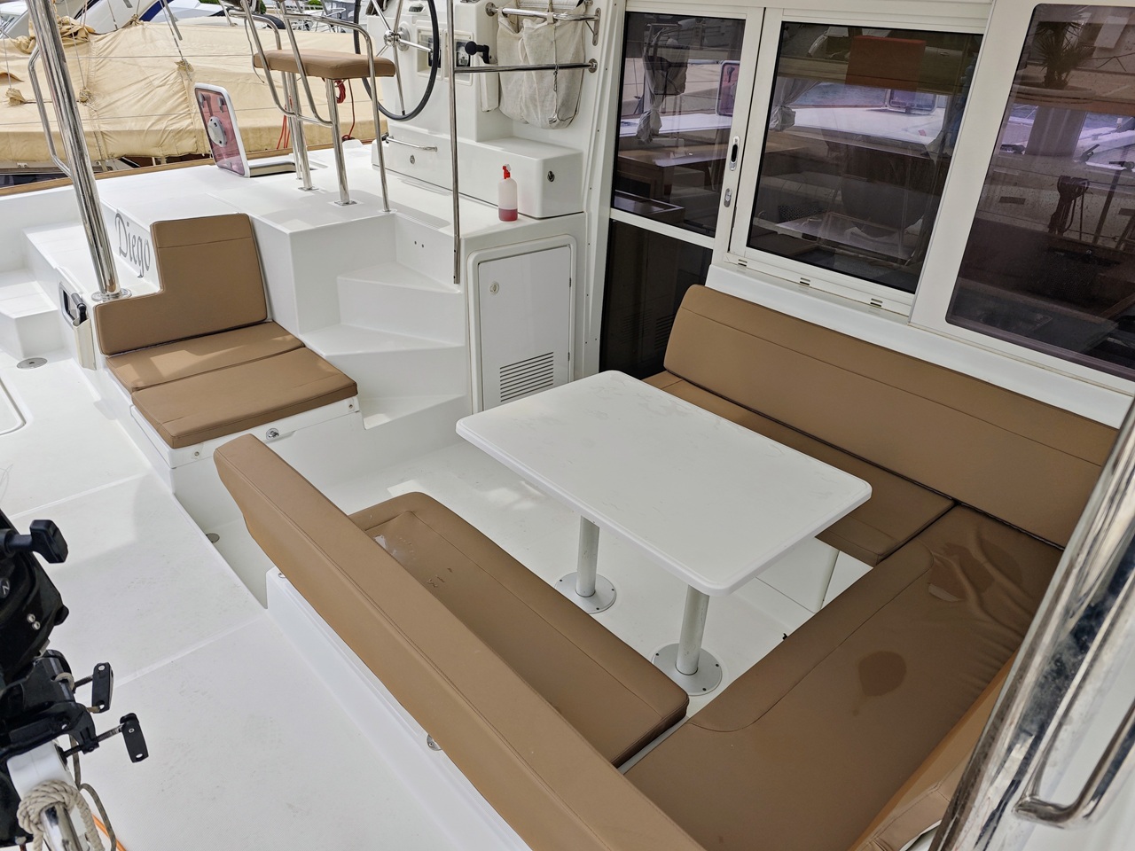 Lagoon 400 S2 - 4 + 2 cab. — photo 9
