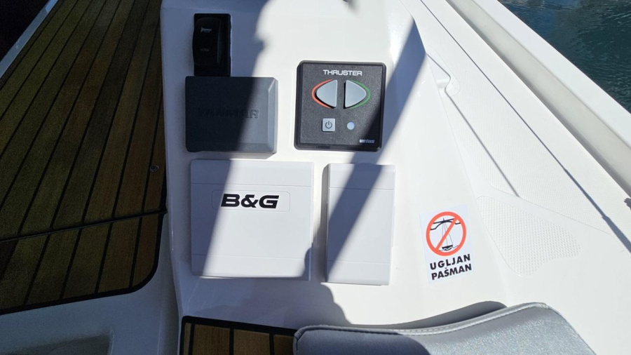 Bavaria C38 — photo 9