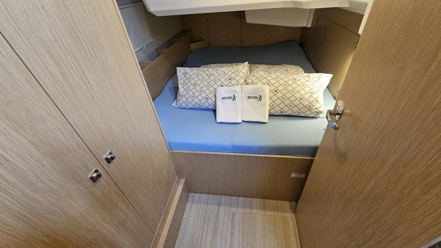 Bavaria C38 — photo 28