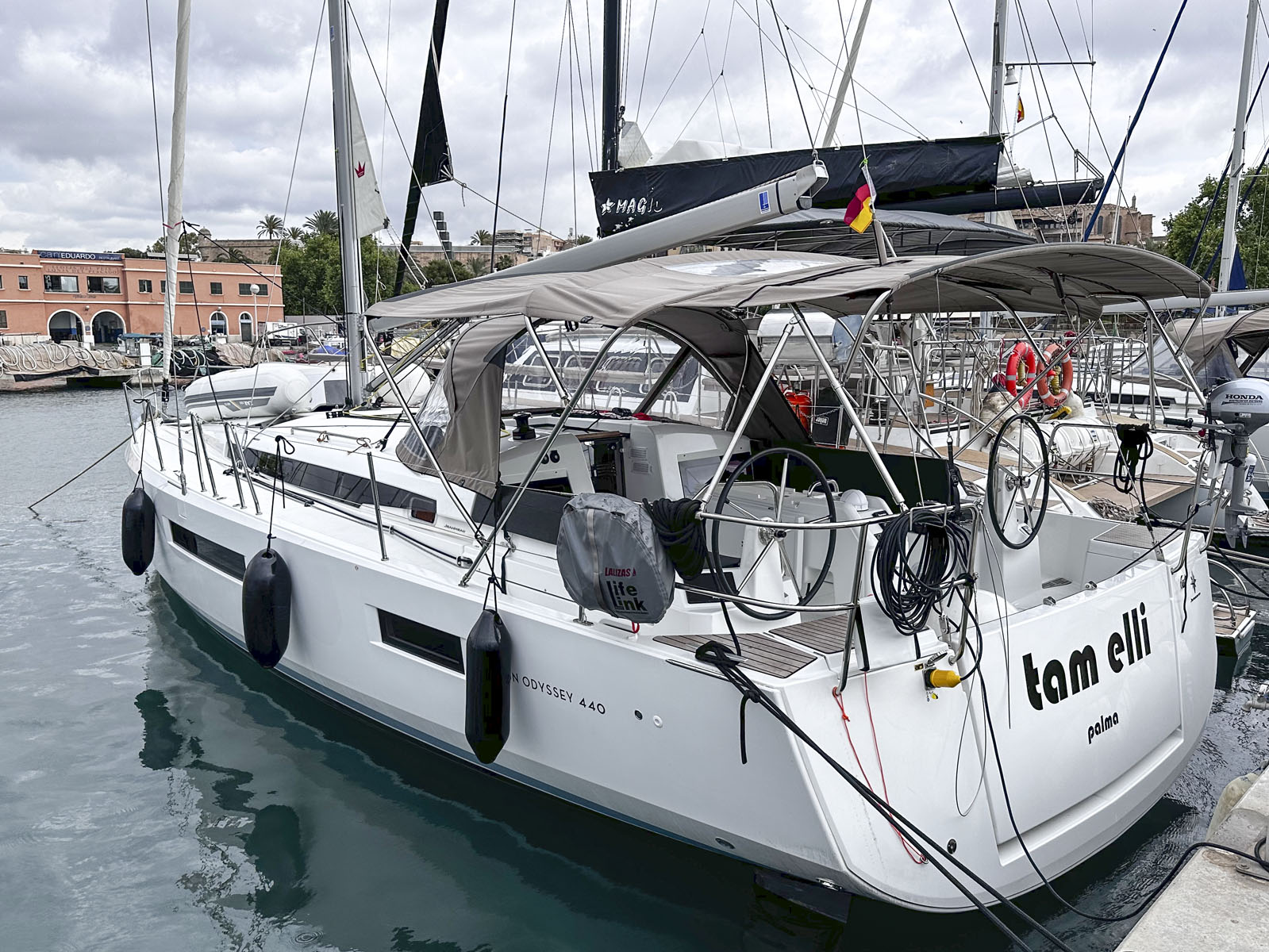 Sun Odyssey 440 - 4 cab. — photo 3