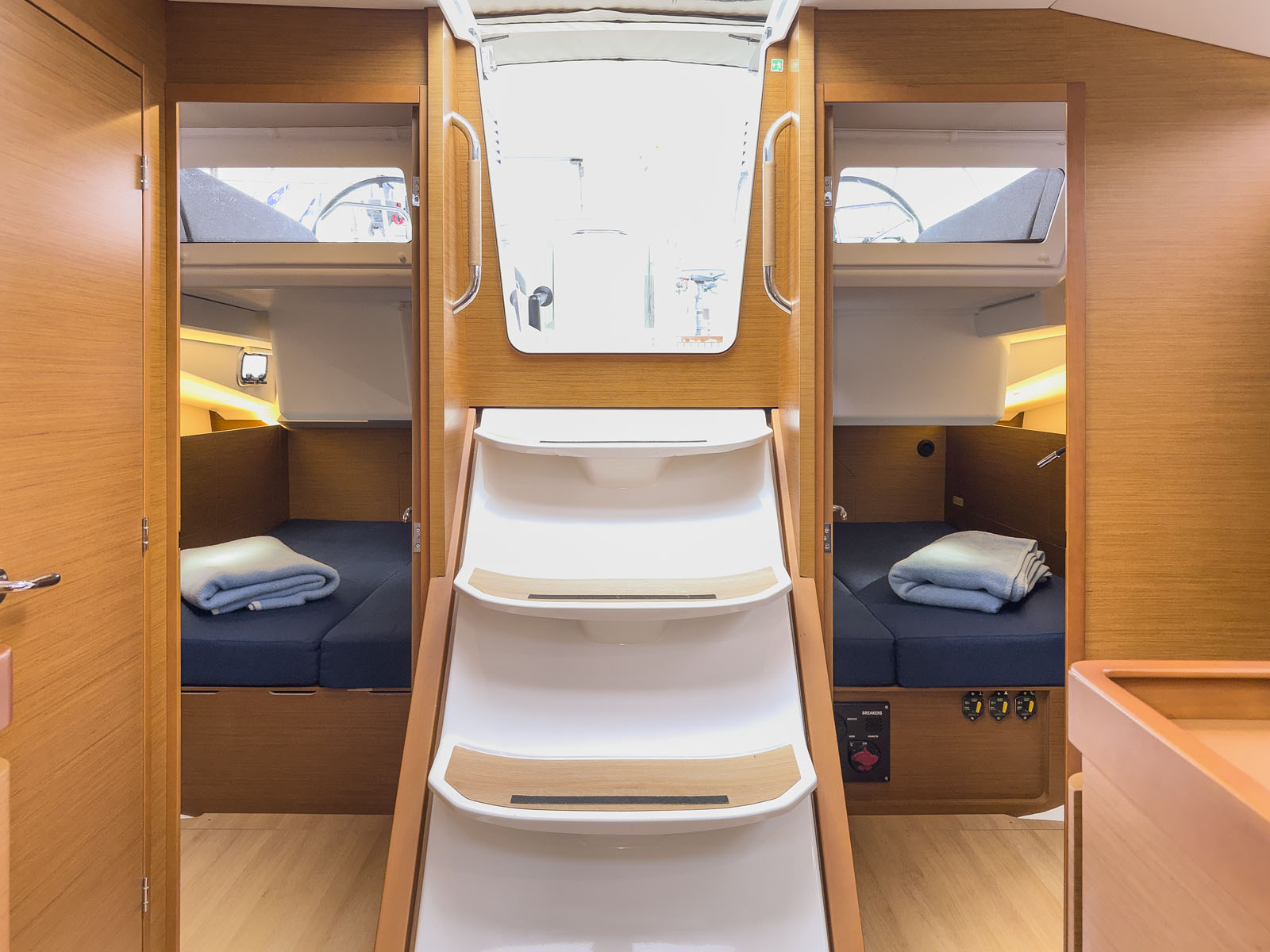 Sun Odyssey 440 - 4 cab. — photo 21