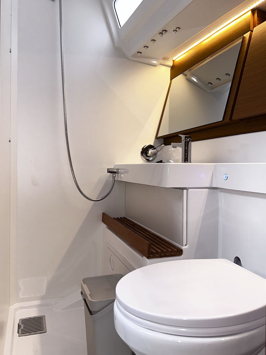 Sun Odyssey 440 - 4 cab. — photo 30