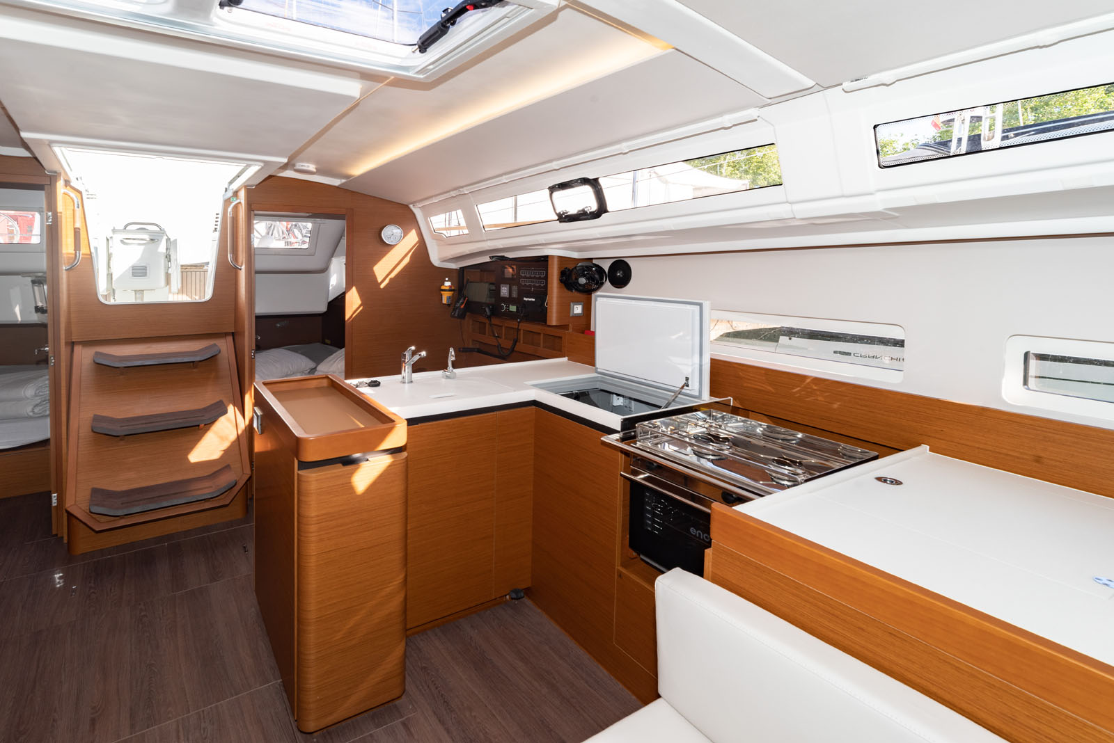 Sun Odyssey 410 - 3 cab. — photo 8