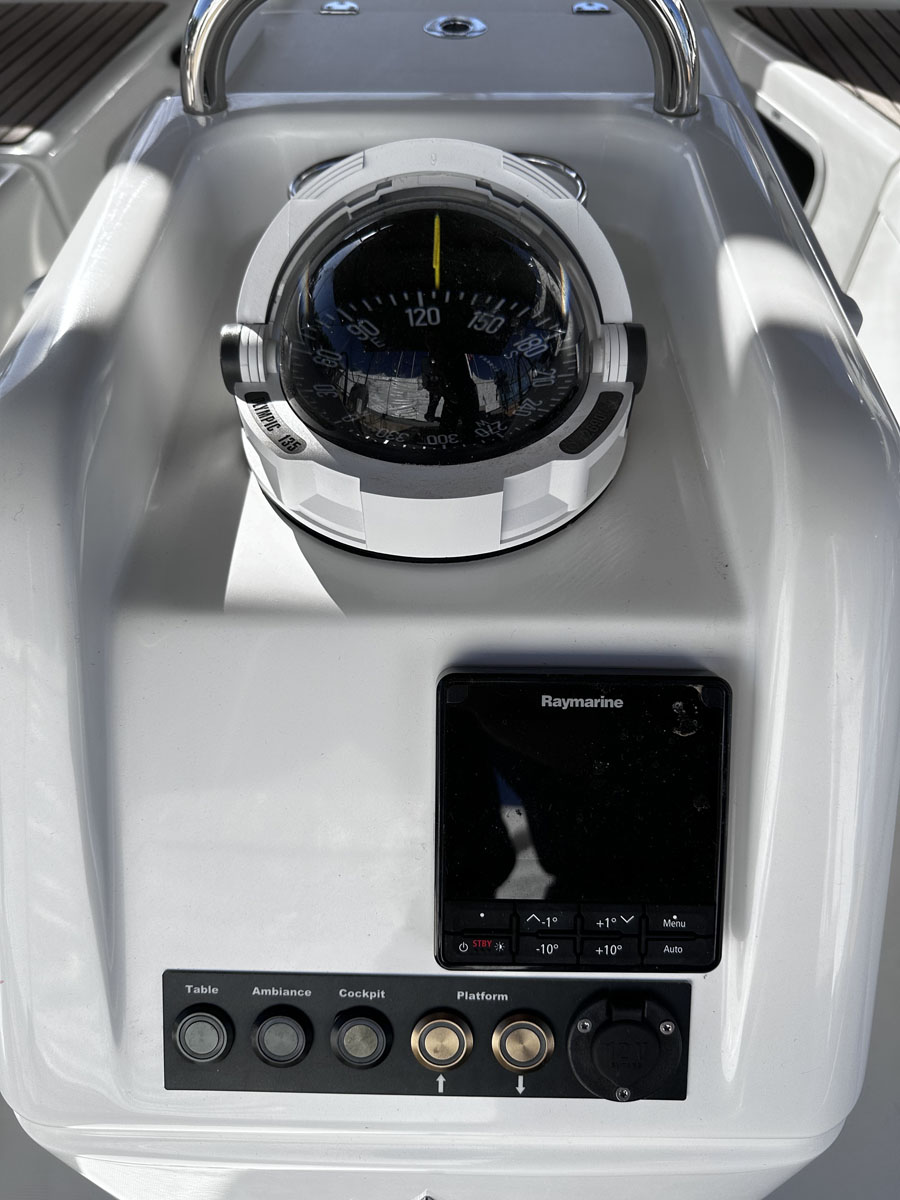 Sun Odyssey 410 - 3 cab. — photo 32