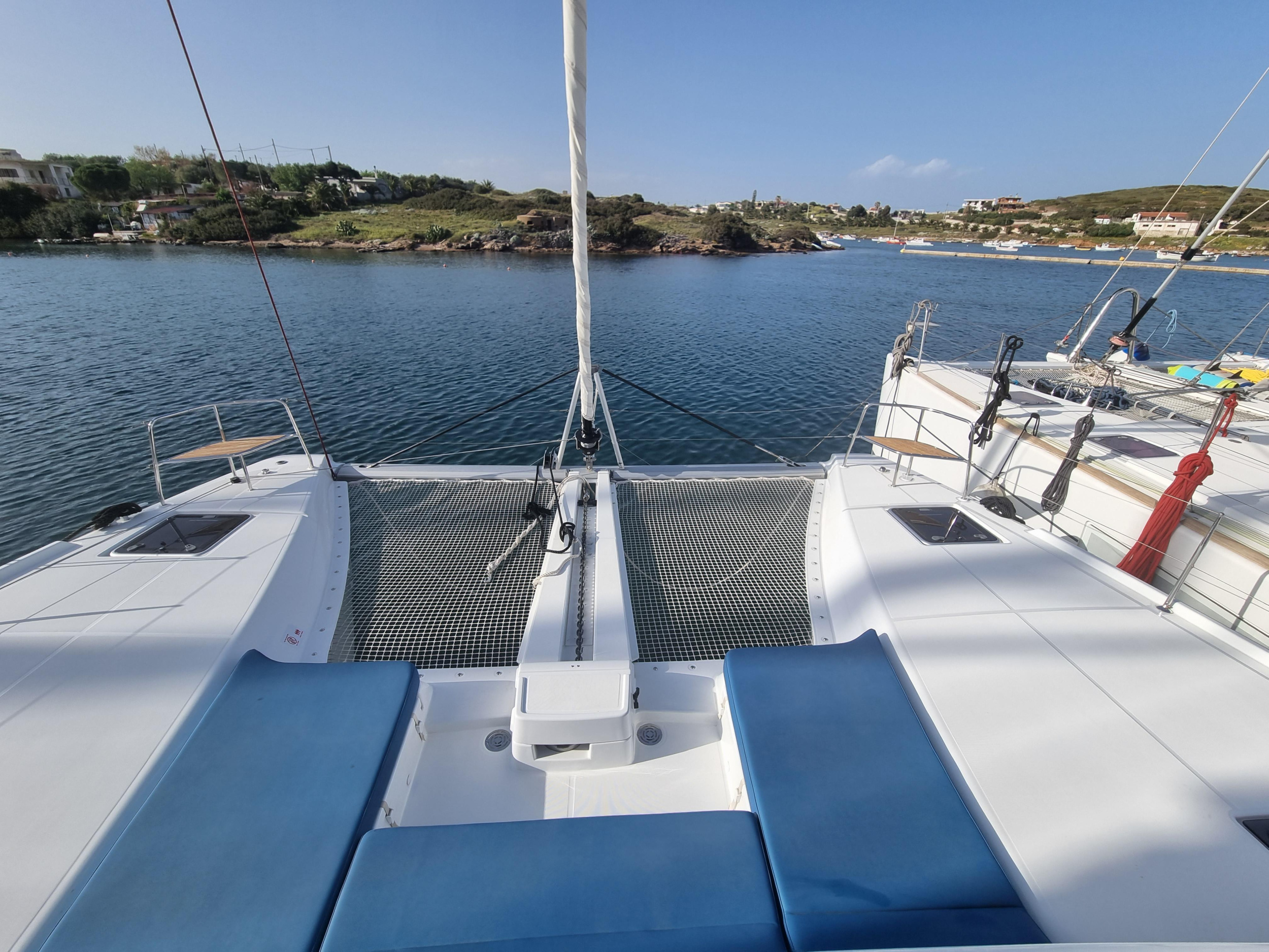 Lagoon 46 - 4 + 1 cab. — photo 8