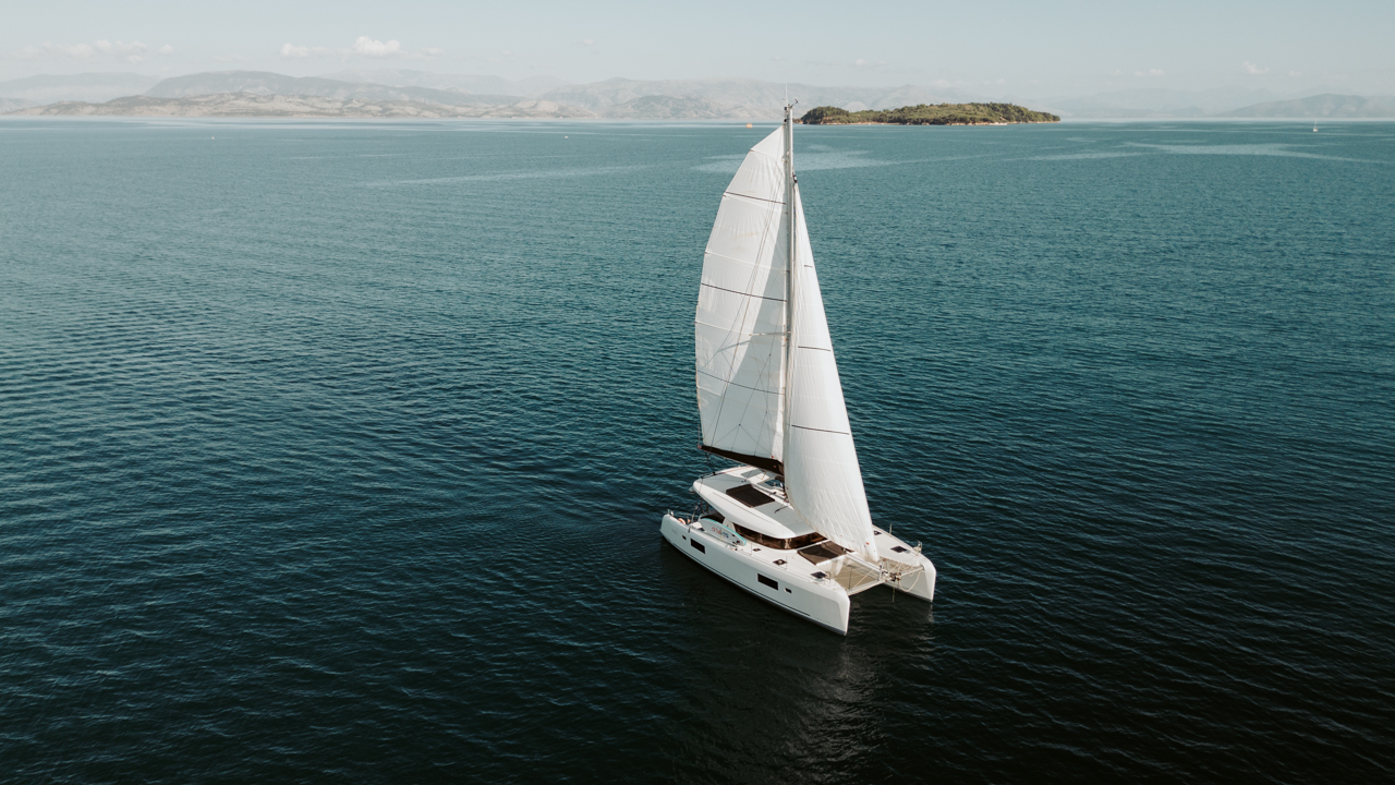 Lagoon 42 - 4 + 2 cab. — photo 1