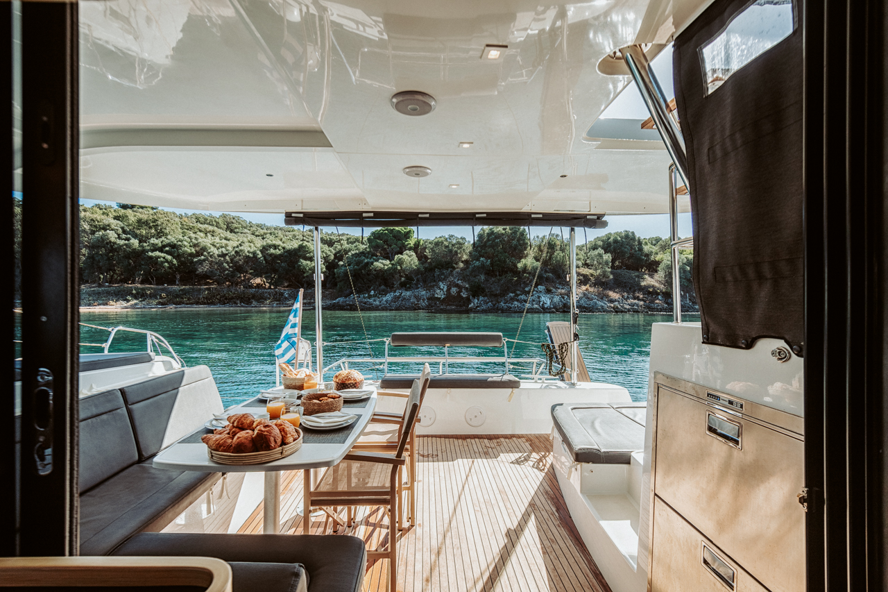 Lagoon 42 - 4 + 2 cab. — photo 7