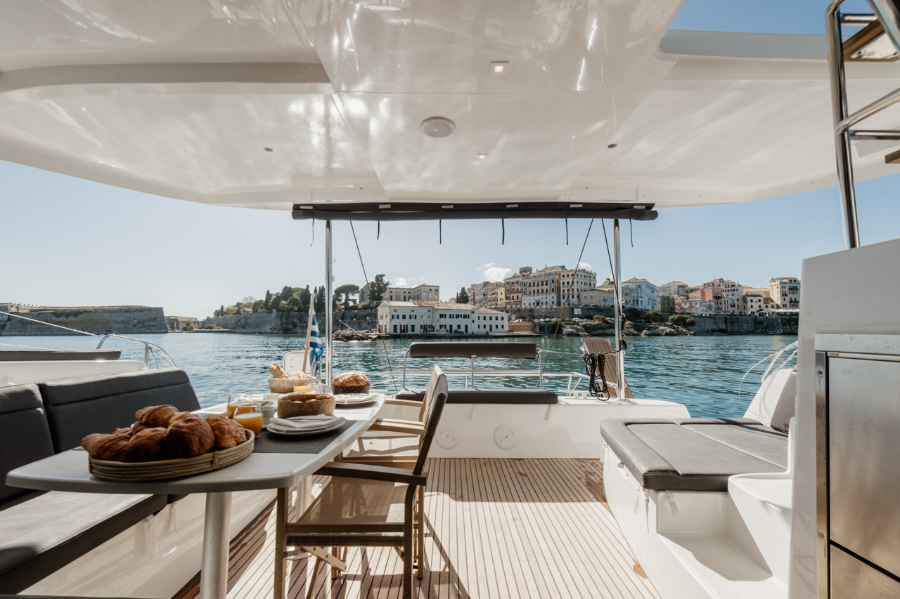Lagoon 42 - 4 + 2 cab. — photo 9