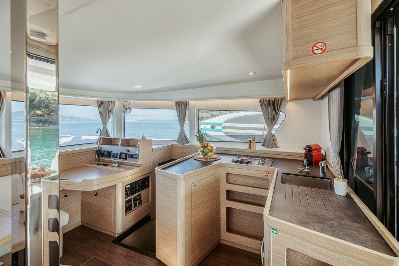 Lagoon 42 - 4 + 2 cab. — photo 12